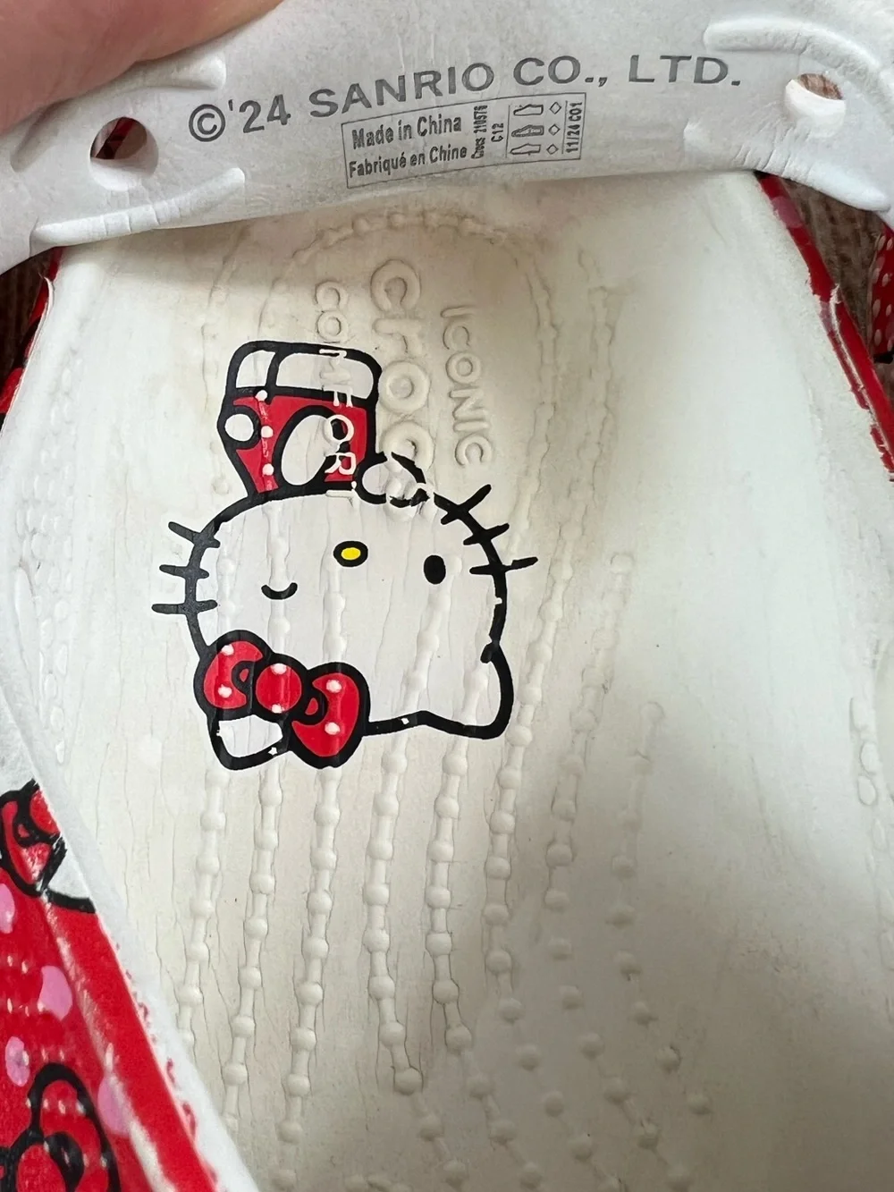 Hello Kitty Crocs Classic Clog Kids Children’s Size 12 Red White Sanrio